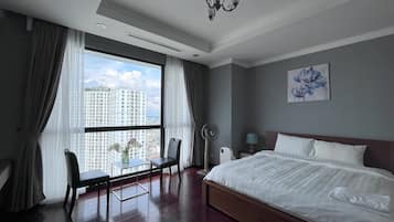 3 bedrooms, iron/ironing board, free WiFi