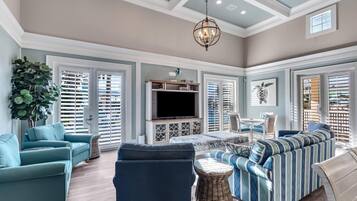 TV connectée, cheminée, jeux vidéo, chaîne hi-fi