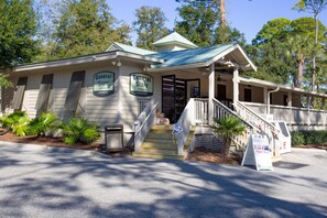 Exterior - Luxe Waterfront Family Retreat w/ Pool, Game Room/Theater, Concierge Services, Bikes (Hilton Head Island)