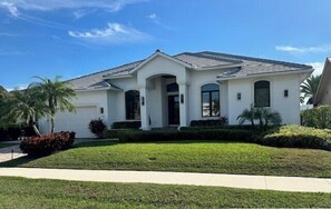 Nicht klassifiziertes Bild, 3 von 26, Schaltfläche