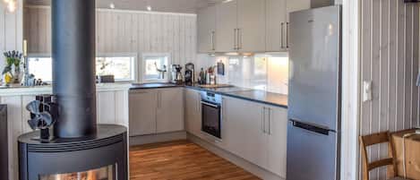 Fridge, dishwasher, coffee/tea maker