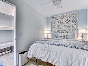 1 dormitori, planxa i posts de planxar, wifi i roba de llit 