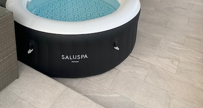 Modern apartment in the heart of Crown Point