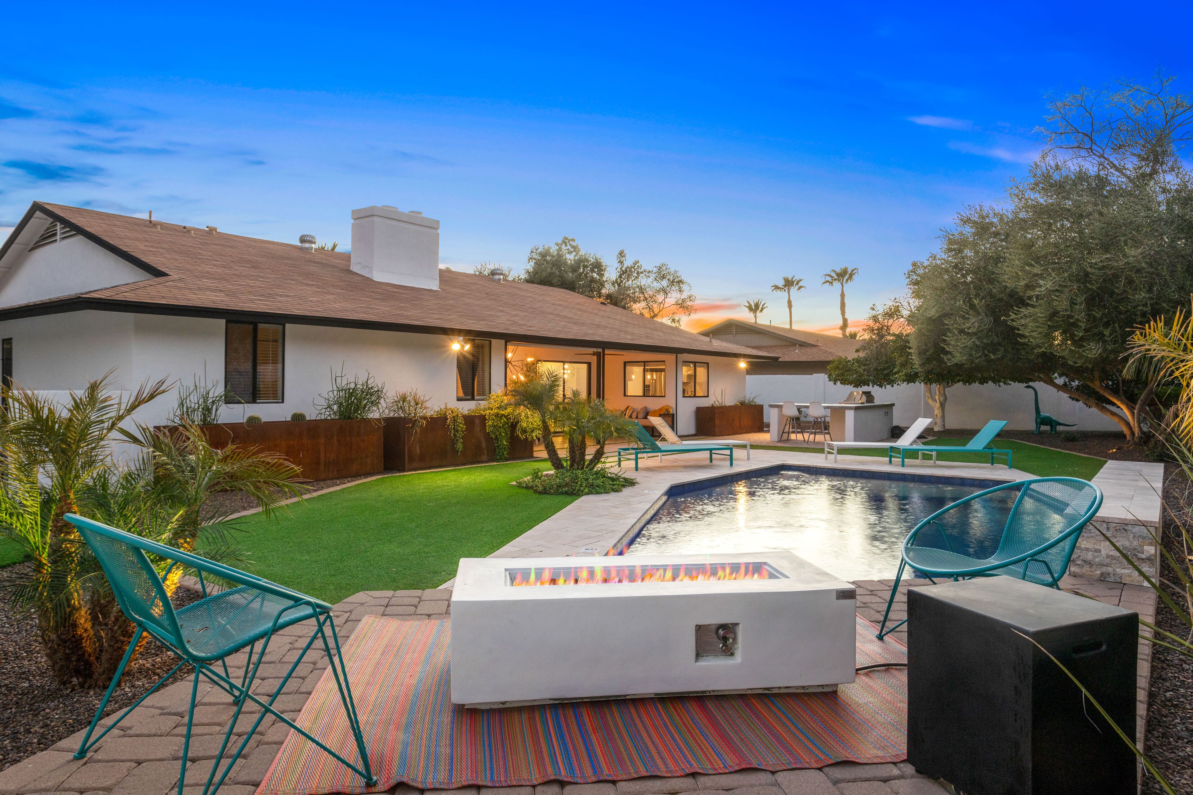 Fascinating- Fire pit, Putting Green, Bocce Ball Court, BBQ! *Turquoise Land*