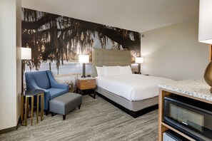 Schreibtisch, laptopgeeigneter Arbeitsplatz, Bügeleisen/Bügelbrett