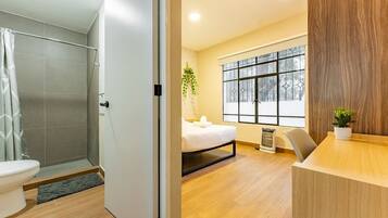 1 bedroom, desk, iron/ironing board, WiFi