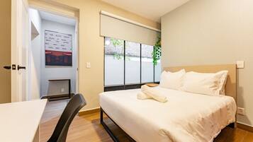 1 bedroom, desk, iron/ironing board, WiFi