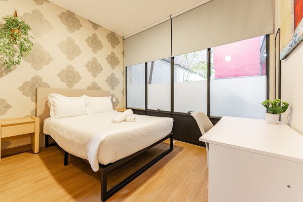 1 bedroom, desk, iron/ironing board, WiFi