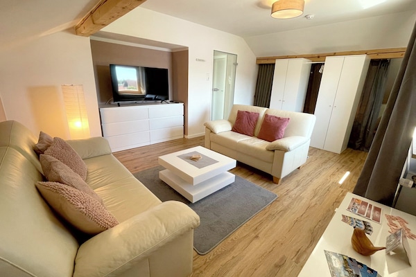FerienNest Kelheim (Kelheim)-Wohnzimmer