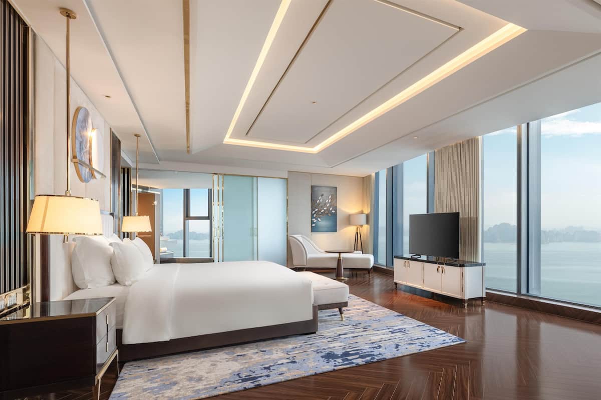 Suite, 1 Bedroom (Panoramic View) | 1 bedroom, hypo-allergenic bedding, minibar, in-room safe