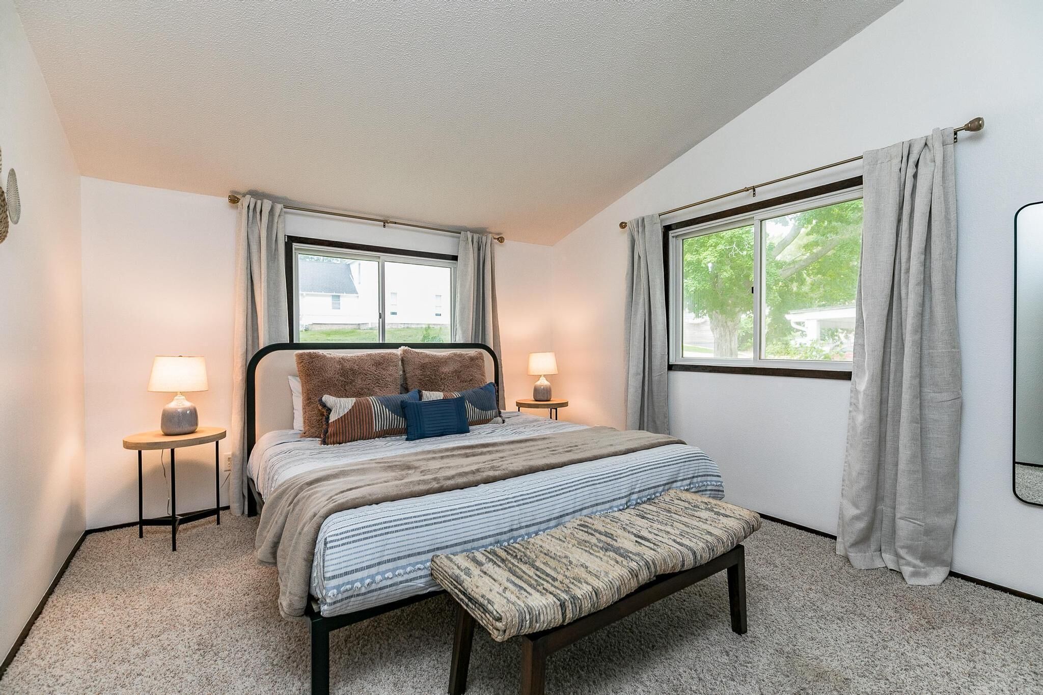 2 bedrooms, desk, free WiFi, bed sheets