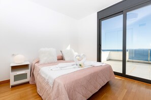 3 chambres, fer et planche à repasser, Internet gratuit