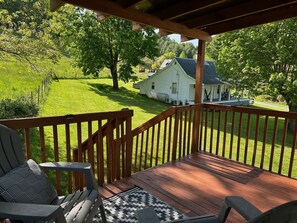 Terrace/patio - 1-bedroom vacation home just 20 minutes from Asheville (Mars Hill)