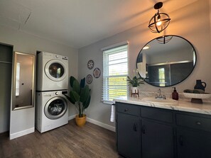 Interior - 1-bedroom vacation home just 20 minutes from Asheville (Mars Hill)