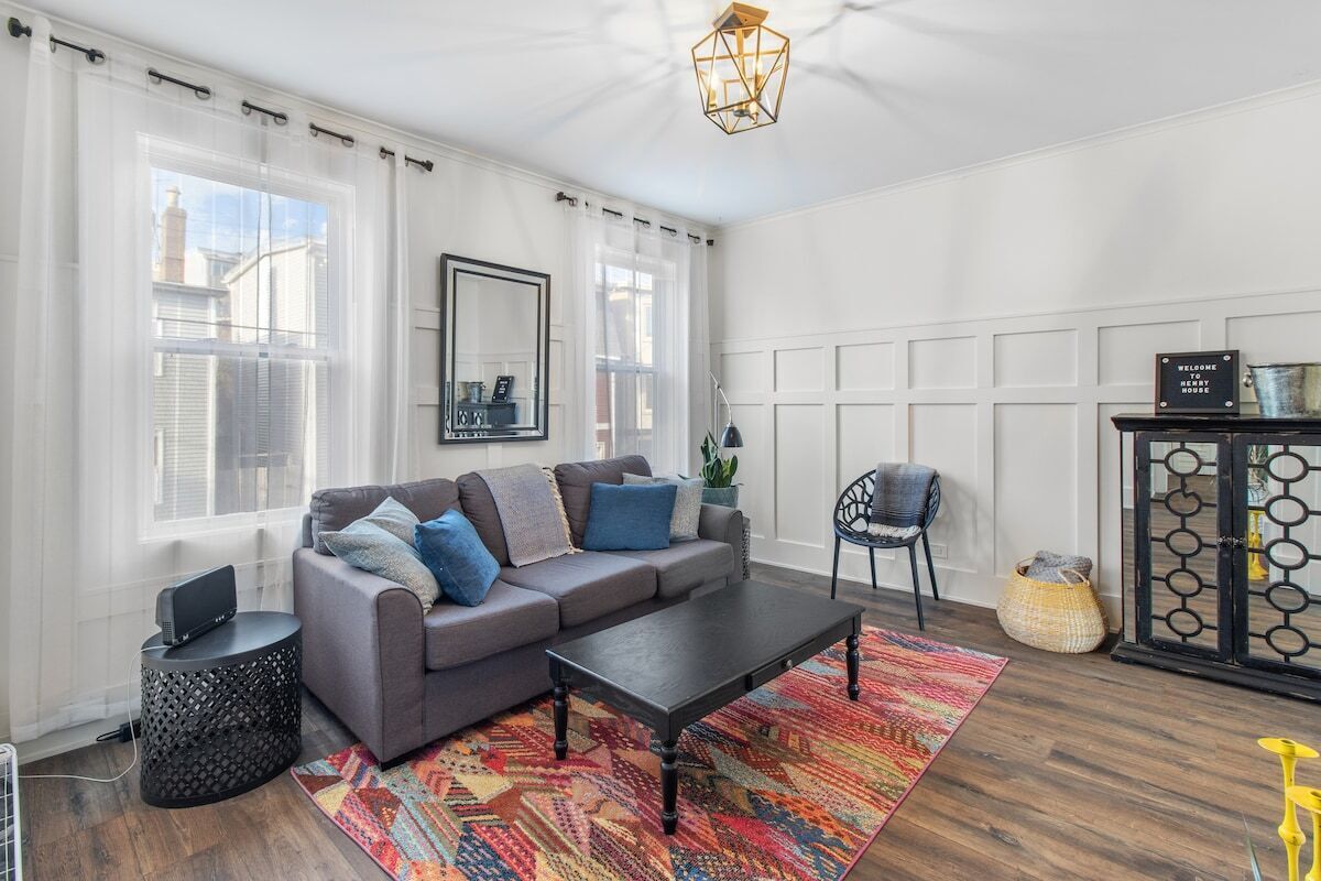 Henry House Suites | 2bd | 2bth | Patio |Backyard