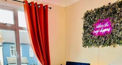 Big 3Bed 2Bath House Tropical Oasis Pet Friendly!