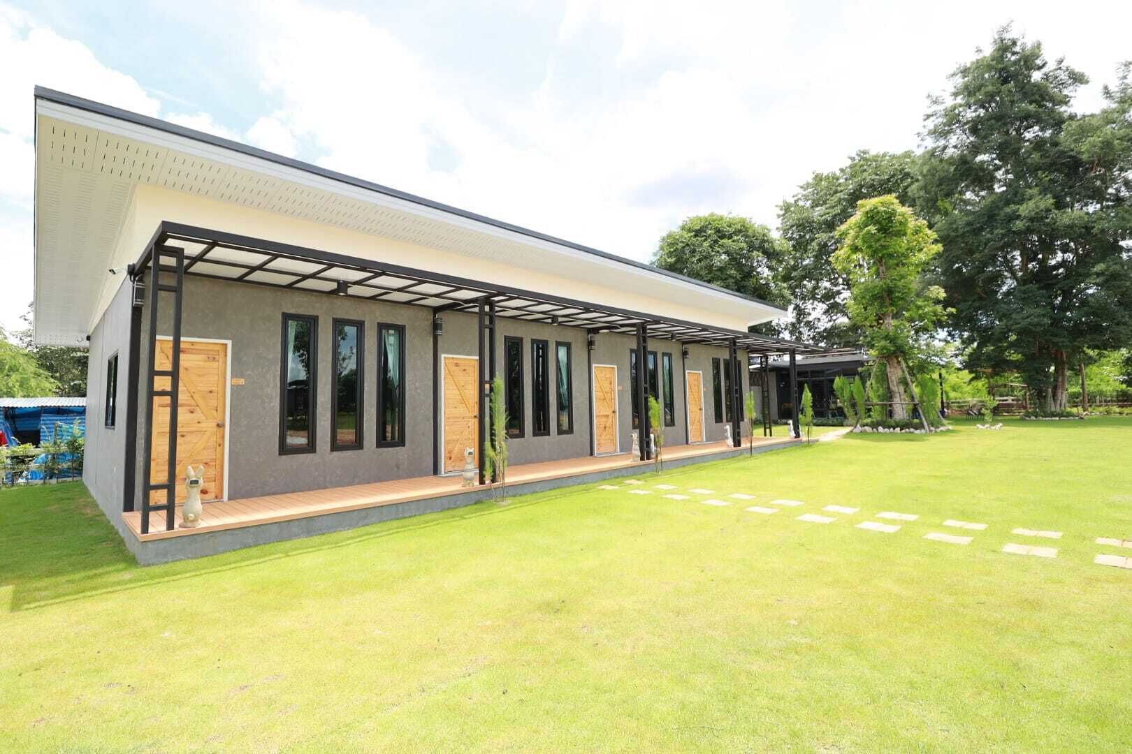 Vista frontal de la propiedad