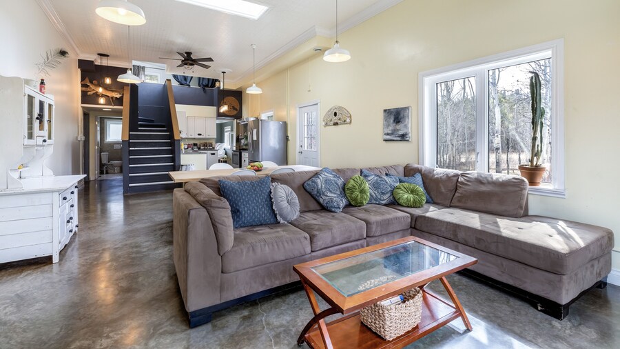 Yukon River Farm Bed and Breakfast