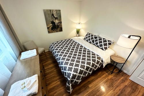 Apartament superior, diversos llits, no fumadors, cuina | 2 dormitoris, planxa i posts de planxar, wifi gratuïta i roba de llit