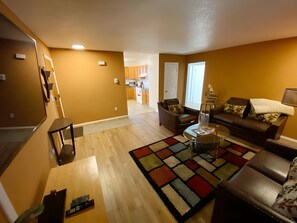 Premium Apartment, 2 Queen Beds, Non Smoking, Bathtub (Stay Anchorage!) | 2 bedrooms, iron/ironing board, free WiFi, bed sheets
