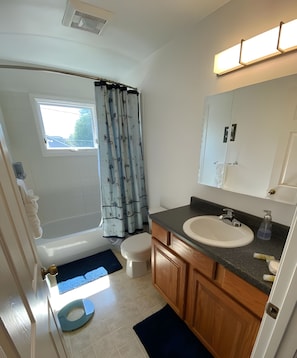 Premium Apartment, 2 Queen Beds, Non Smoking, Bathtub (Stay Anchorage!) | Bathroom | Combined shower/tub, hair dryer, towels, soap