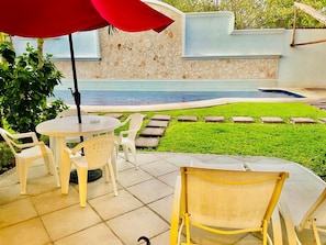 Outdoor dining - Executive Twin Room a/c Pool and Parking (Playa del Carmen)