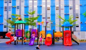 儿童活动区 - 室外