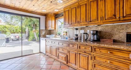 5Bed/POOL - Near Hollywood/Burbank/Universal/Beach