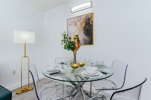 Dining - TC-2207 · Fantastic APT @ Brickell, Free Parking. (Miami)