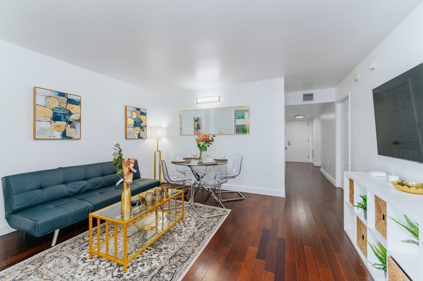 Fernseher, Tischtennisplatte