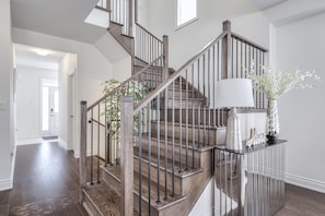 Interior - Quiet Private Suite in Bradford (Bradford West Gwillimbury)