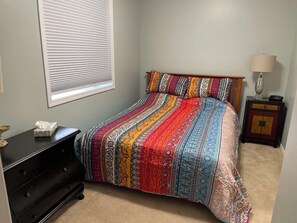 2 bedrooms, WiFi, bed sheets - Candle Lake Townhouse backing the golf course (Candle Lake)