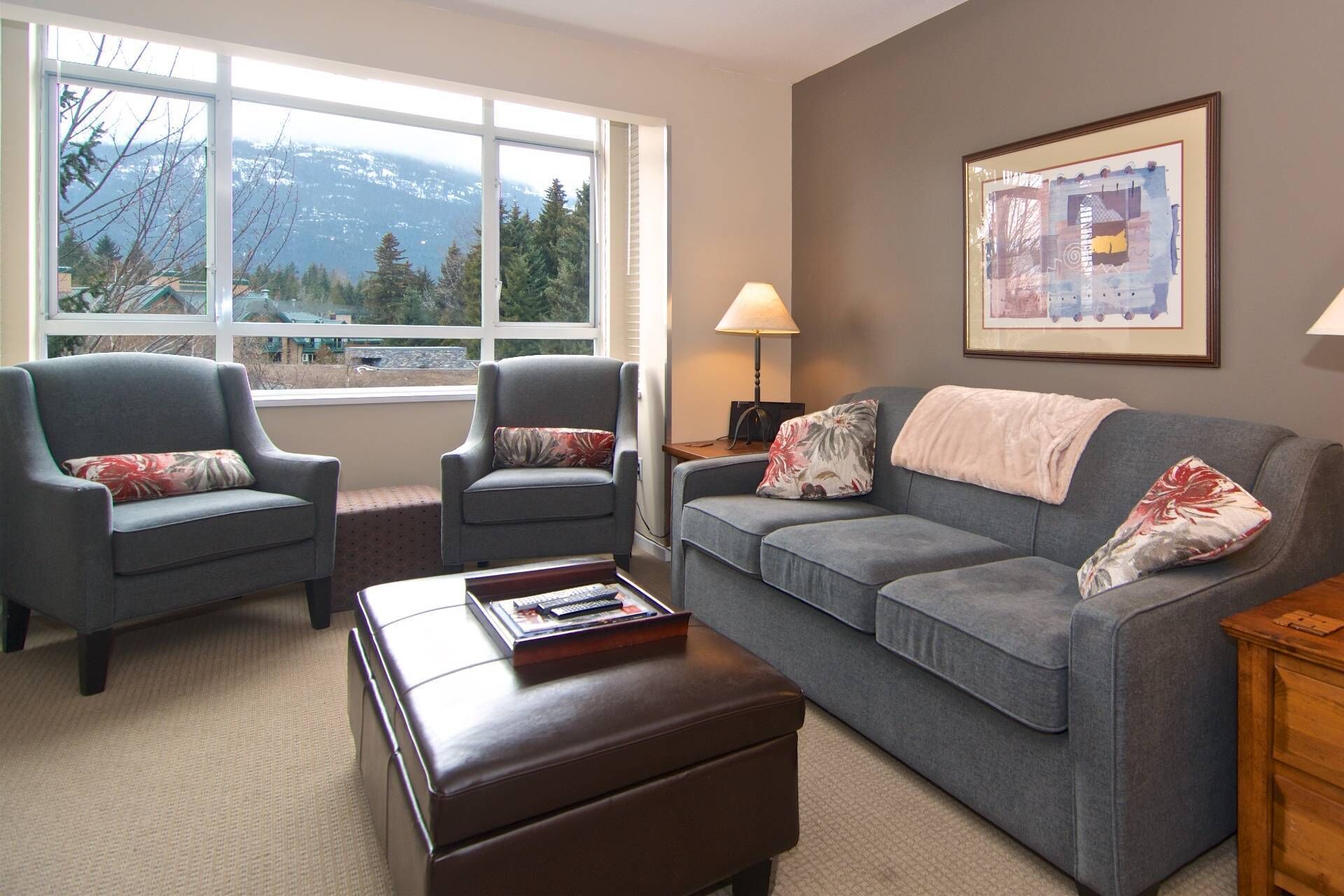 Village Deer Lodge Top Floor remodeled condo