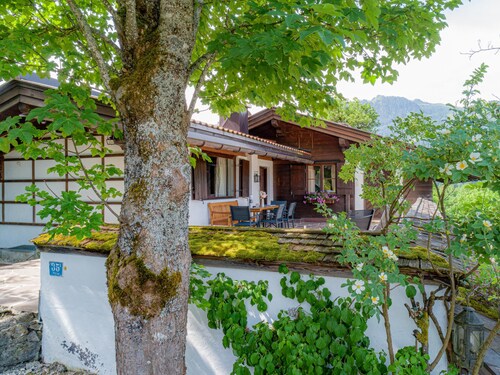 Stately holiday apartment near the ski lift