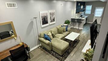 Smart-TV og stereoanlegg