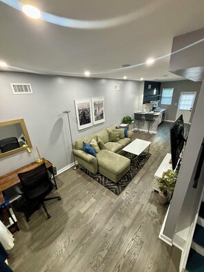 Smart-TV og stereoanlegg