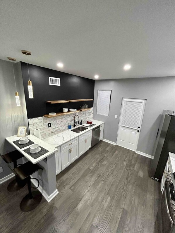 Fridge, microwave, oven, stovetop