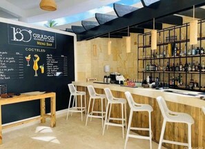 Bar (in der Unterkunft)