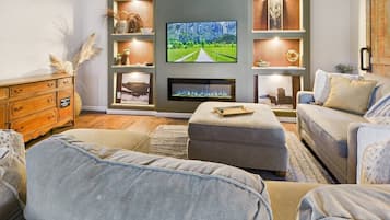 TV, fireplace, stereo