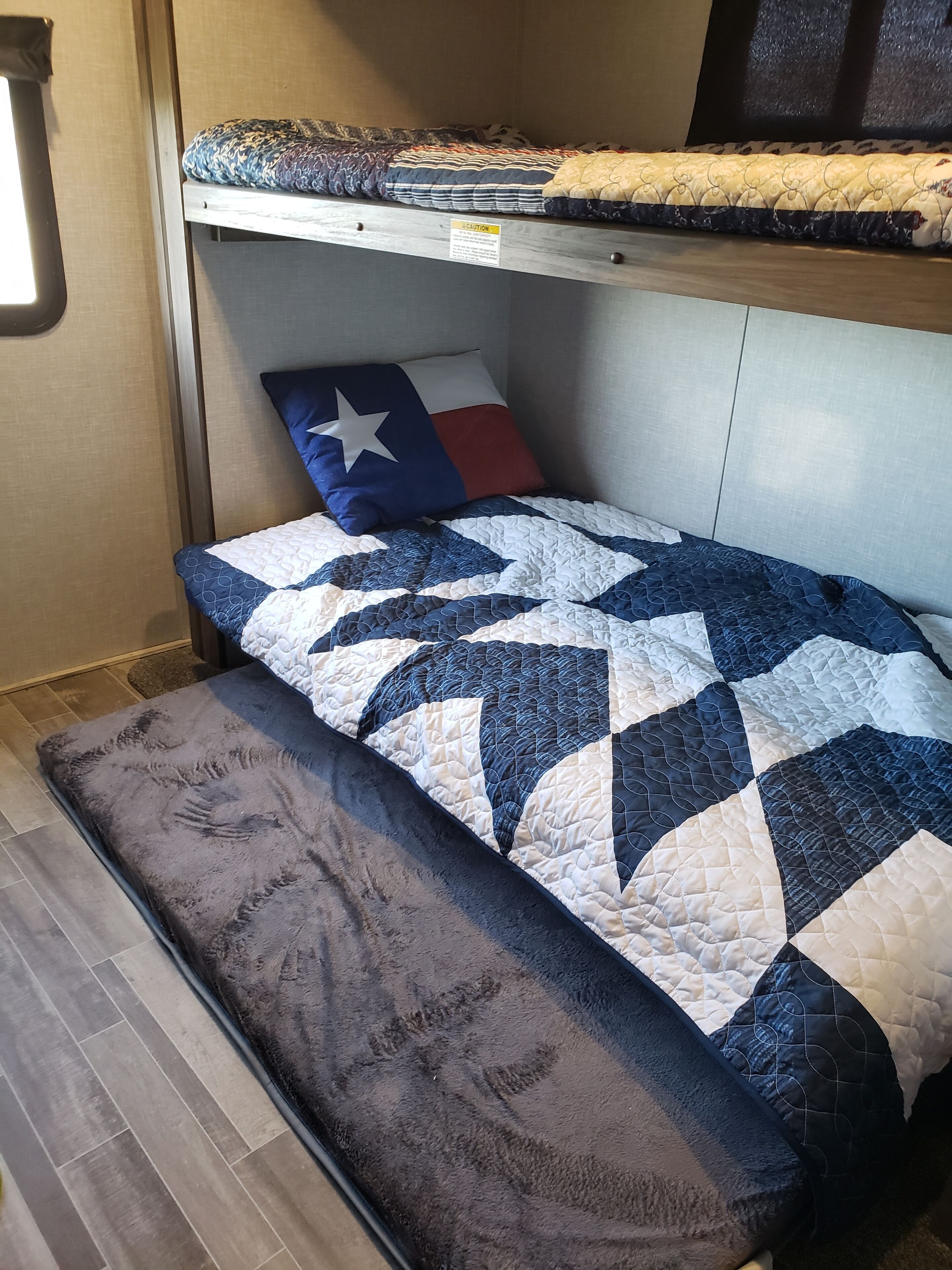 Spacious 2 bed 1.5 bath RV