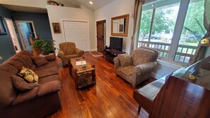 Smart TV, fireplace, DVD player, books