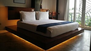 Minibar, escritorio, wifi gratis y ropa de cama 