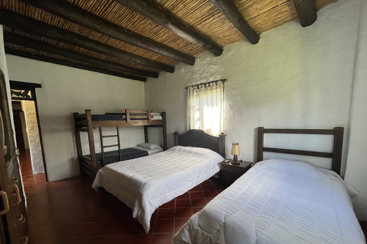 Family Room | Free WiFi, bed sheets