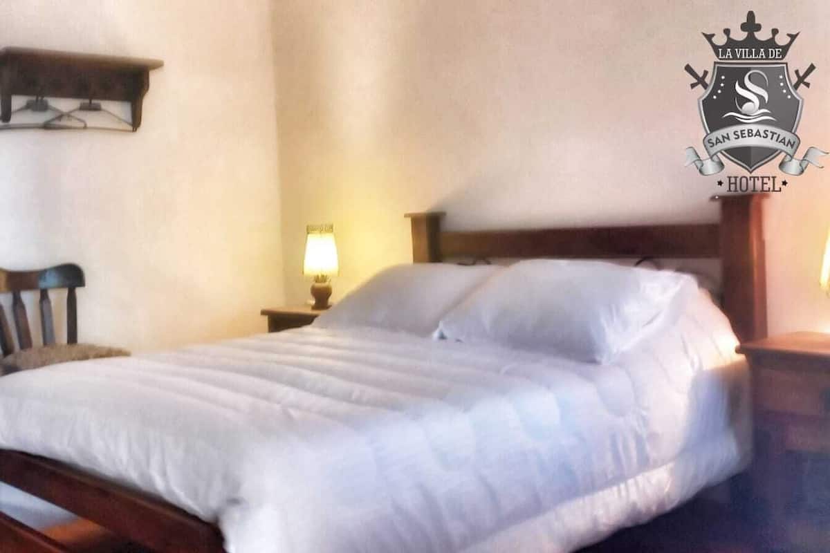 Standard Double Room | Free WiFi, bed sheets