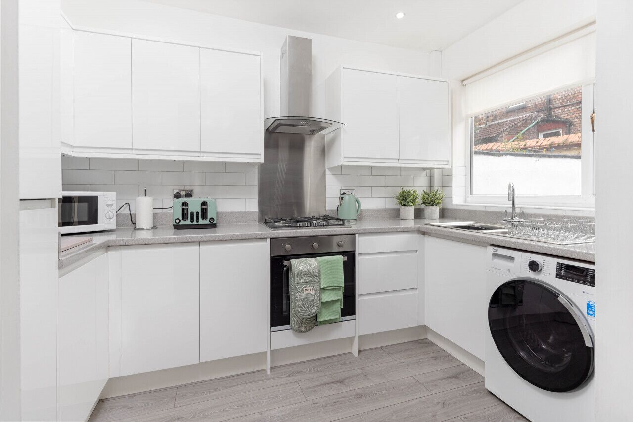 Elegant Anfield Getaway | family and pet-friendly