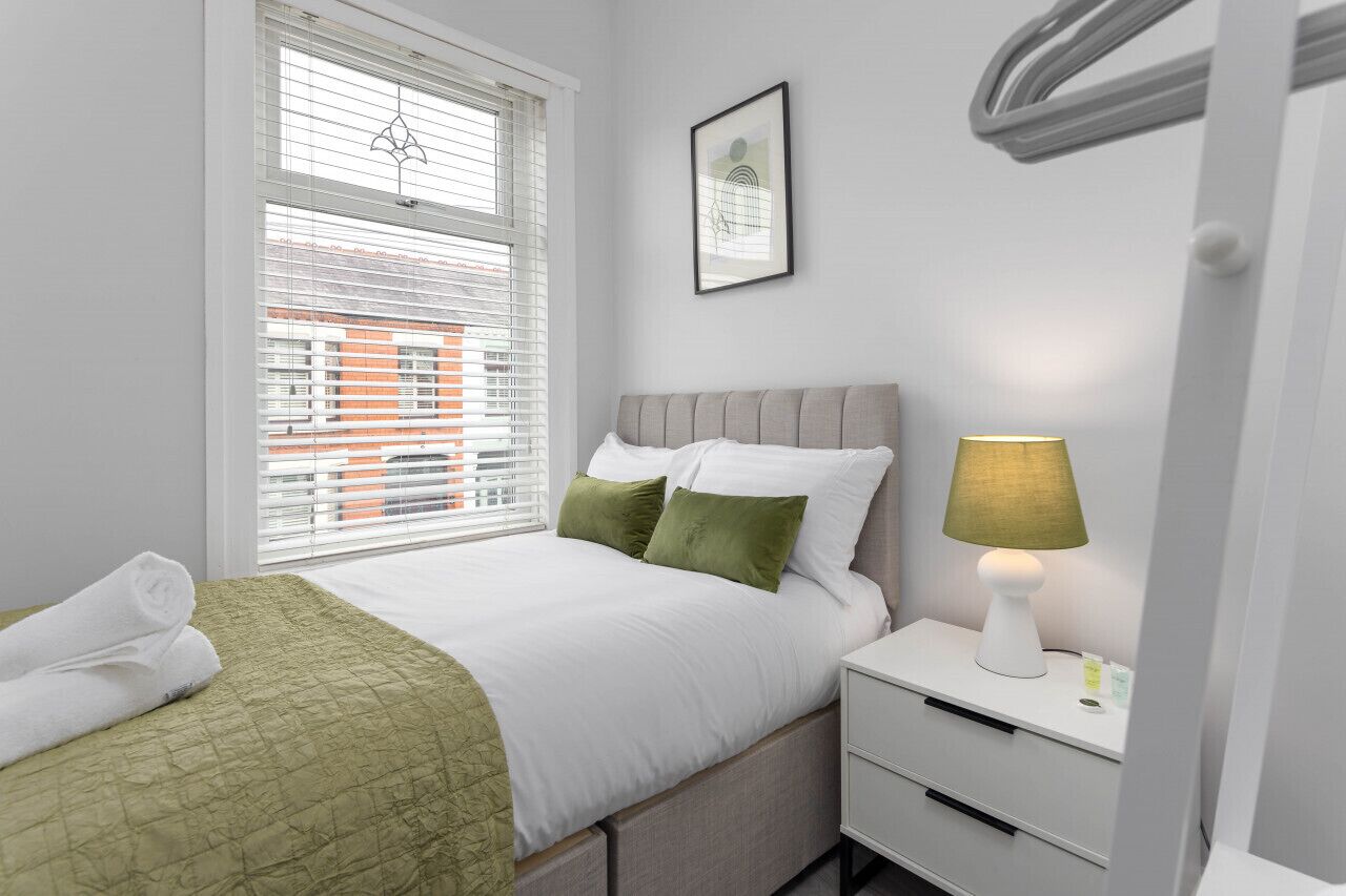 Elegant Anfield Getaway | family and pet-friendly