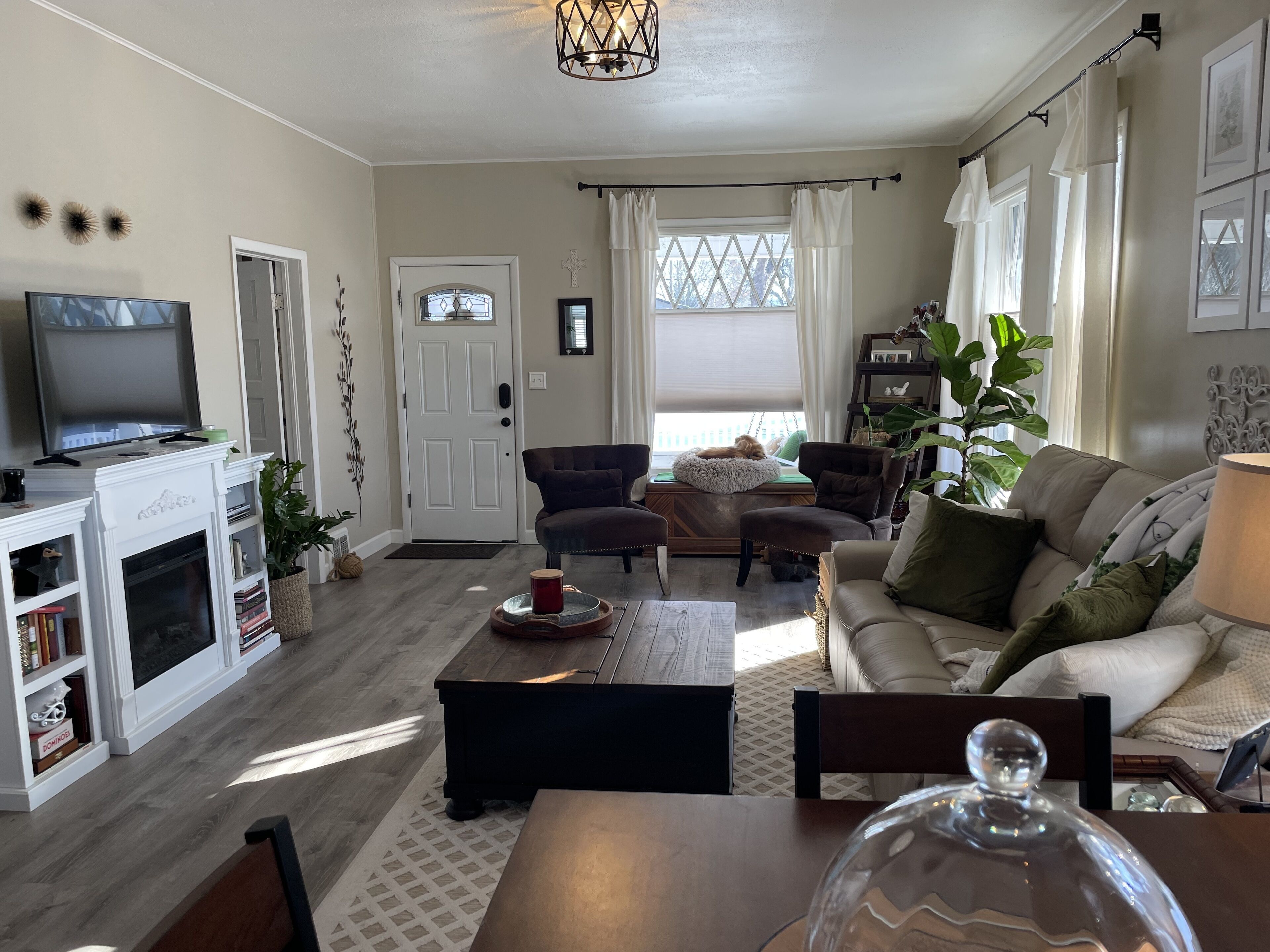 Ideal location! Restful bungalow near Lake CDA. Close to parks, beaches, & golf!