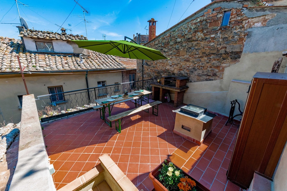Penthouse Terrace of the Tailors