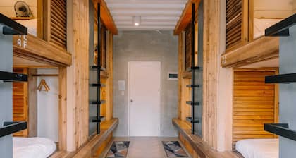 Happiness Hostel Siargao
