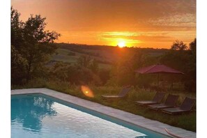 Outdoor pool - Former Templar commandery, absolute peace and quiet 5*. (Saint Créac)